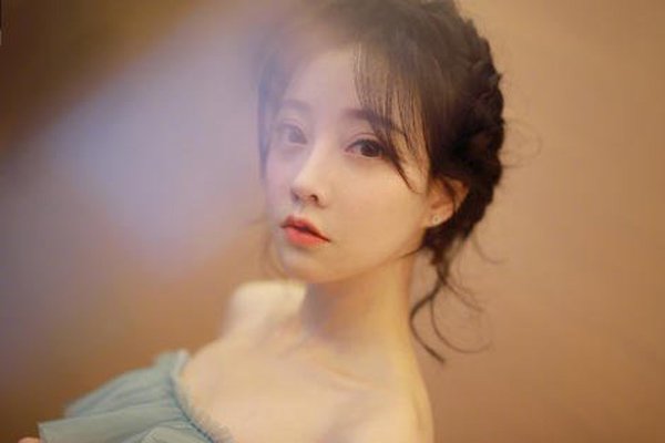 冯提莫开胸衣视频截图 算是保守的女主播了
