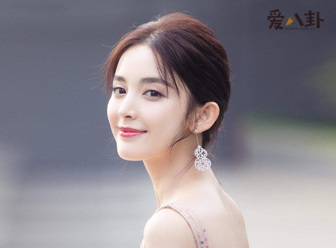 古力娜扎年龄改过吗 她的真实年龄是多少