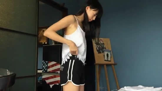 艾栗栗个人资料 性感宅男女神时尚界的宠儿