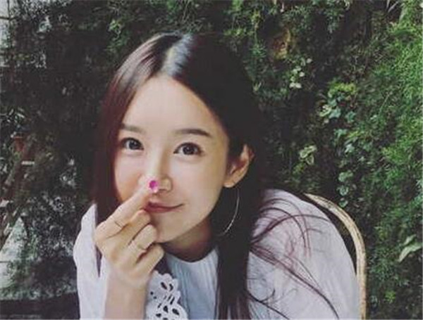张子萱前夫是谁照片为什么入狱 张子萱杨一柳相差多少岁有孩子吗