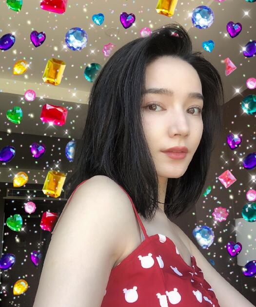代斯刘芮麟是恋人关系吗 代斯是不是混血儿