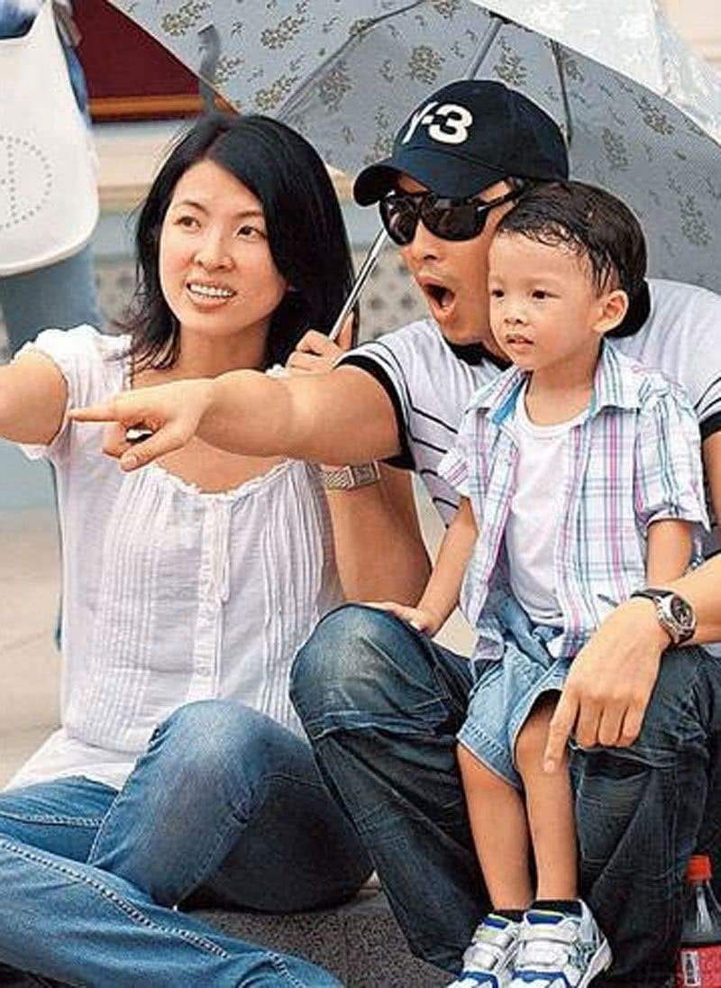 谭耀文：娶平凡老婆 相爱18年无绯闻 如今儿女双全生活幸福