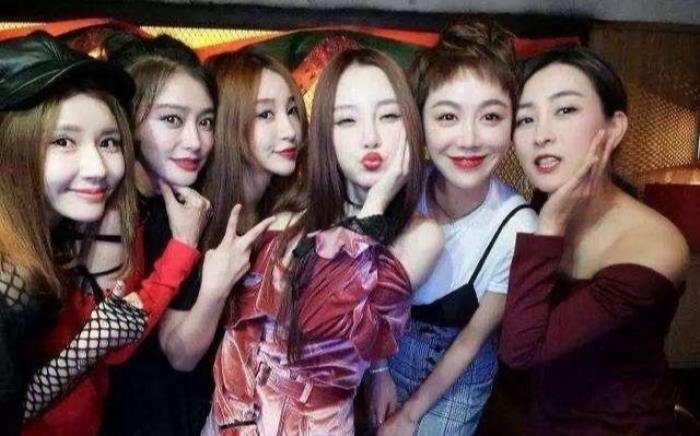 李小璐闺蜜团都有谁 泰迪闺蜜团成员名单