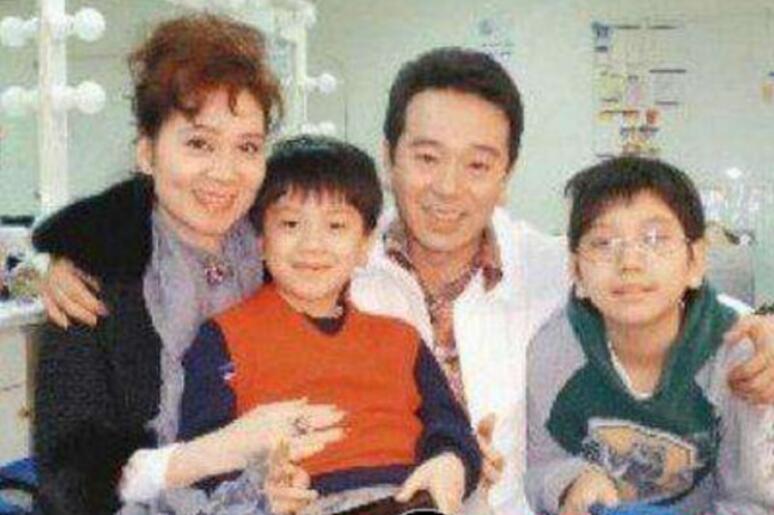 张晨光老婆谢美规照片 张晨光儿子是试管做的