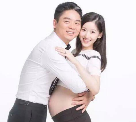 章泽天刘强东婚姻命理般配 章泽天八字面相分析预言晚运不好太扯