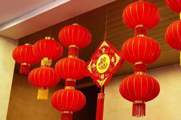 中国结挂件风水挂法 挂门外还是门内哪里最好