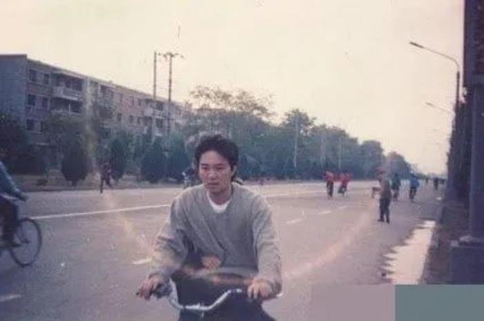 周星驰和张柏芝结婚是不是真的 张柏芝的三胎不是周星驰的