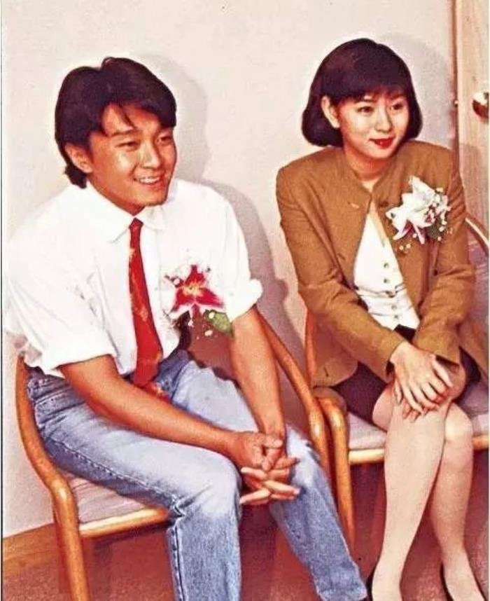 周星驰和张柏芝结婚是不是真的 张柏芝的三胎不是周星驰的