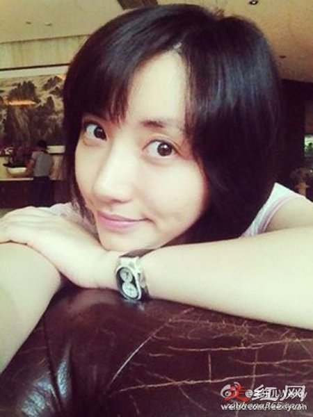 李乐儿蝉翼激情戏 和男演员之间的摸臀片段