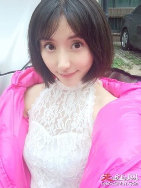 李乐儿蝉翼激情戏 和男演员之间的摸臀片段