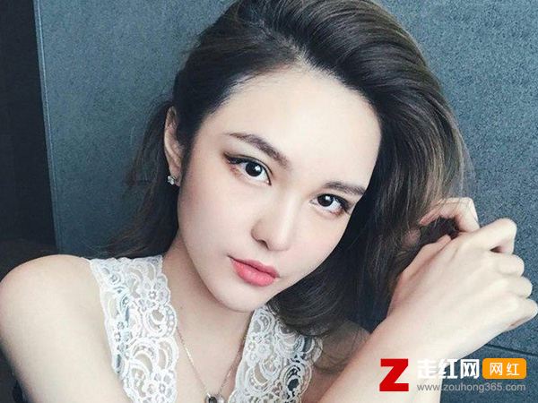 周青杨有什么背景 周扬青的父母是做什么的