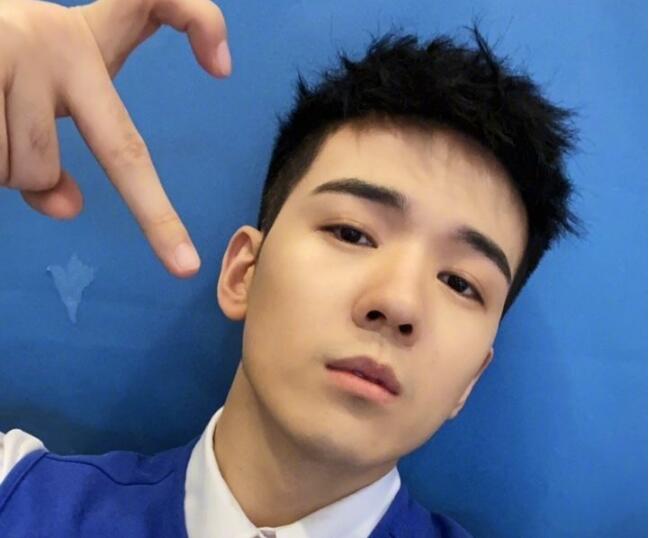 仝卓姚晨事件怎么回事 仝卓为什么要说姚晨是恶之花